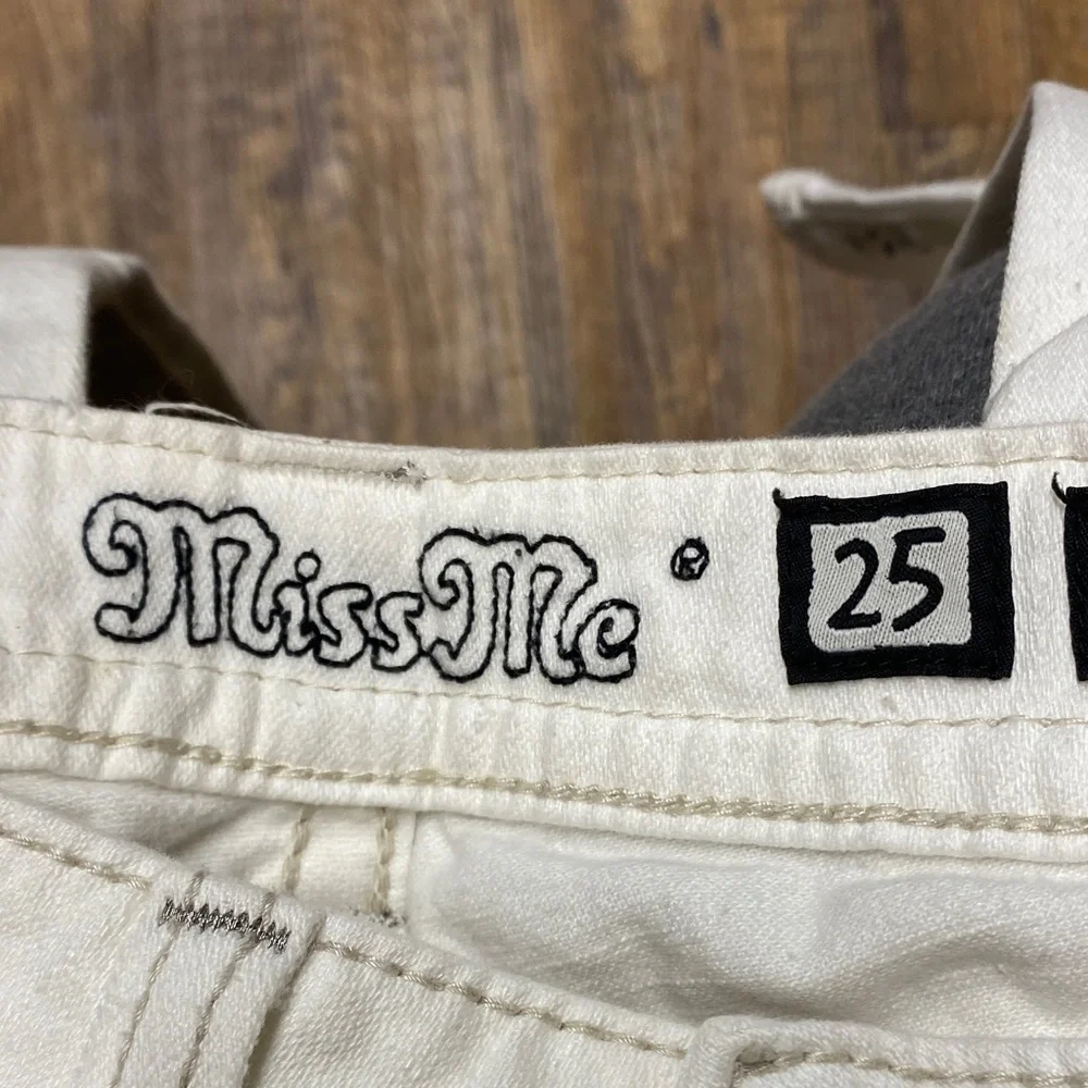 Miss Me‎ size 25 white capris Jeans with embroidery embellished pockets stretch - Picture 10 of 14